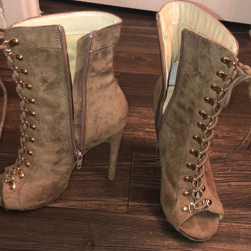 Laced up stilleto boots